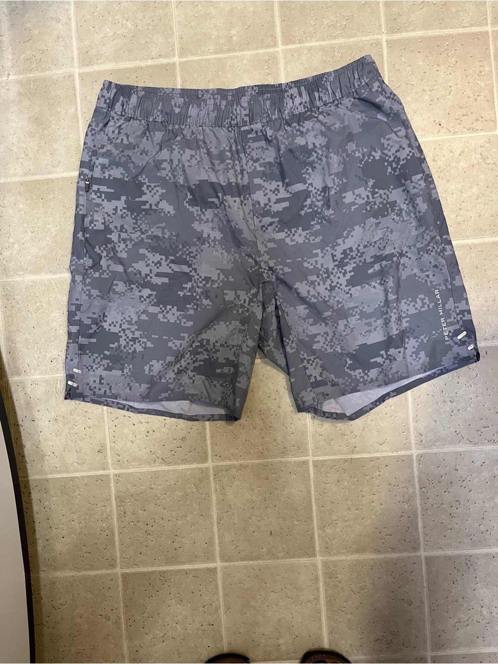 PETER MILLAR Apollo Performance Camo Shorts in Gale Digital Camo Print L